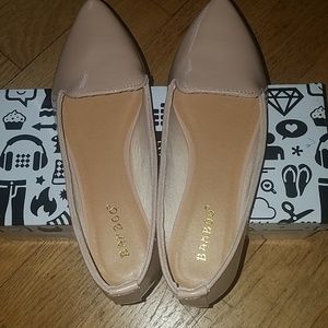 Nude flats